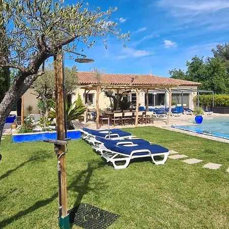 Location Avec Piscine Chauffee Villa