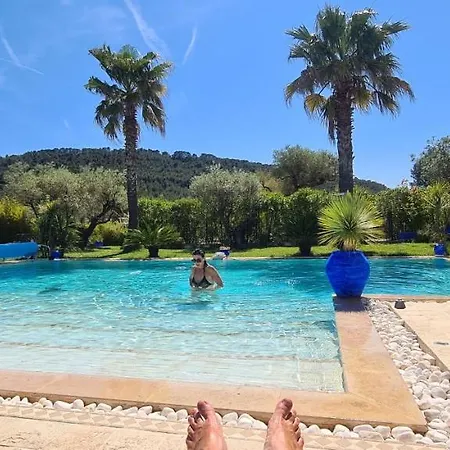 Location Avec Piscine Chauffee Le Castellet (Var)