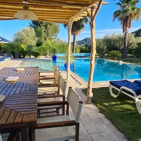 Location Avec Piscine Chauffee Villa
