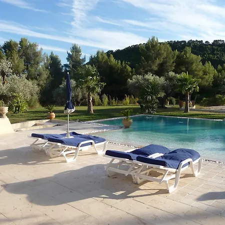 Location Avec Piscine Chauffee Villa